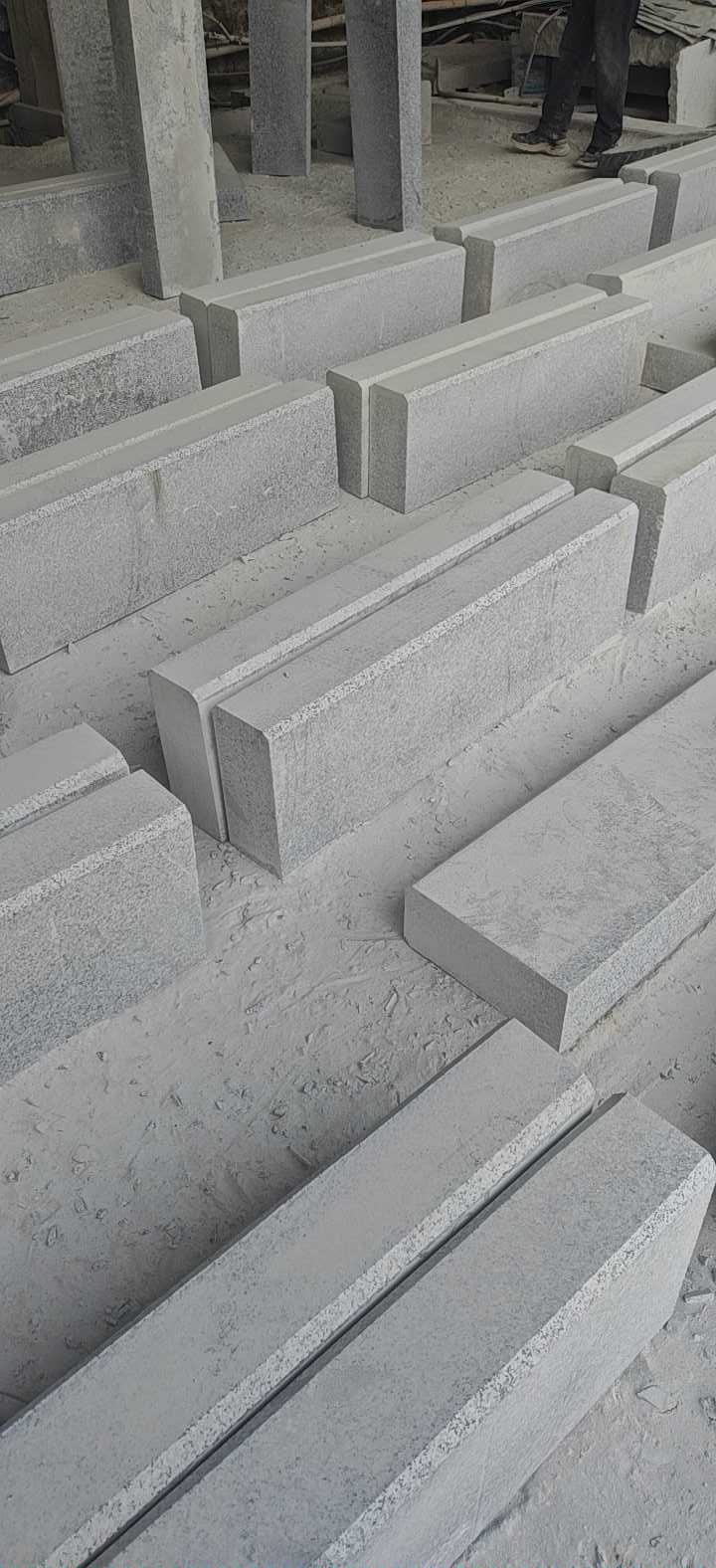 恒真石业主营石栏杆路沿石河道栏杆别墅阳台栏杆桥栏杆水池坯墓