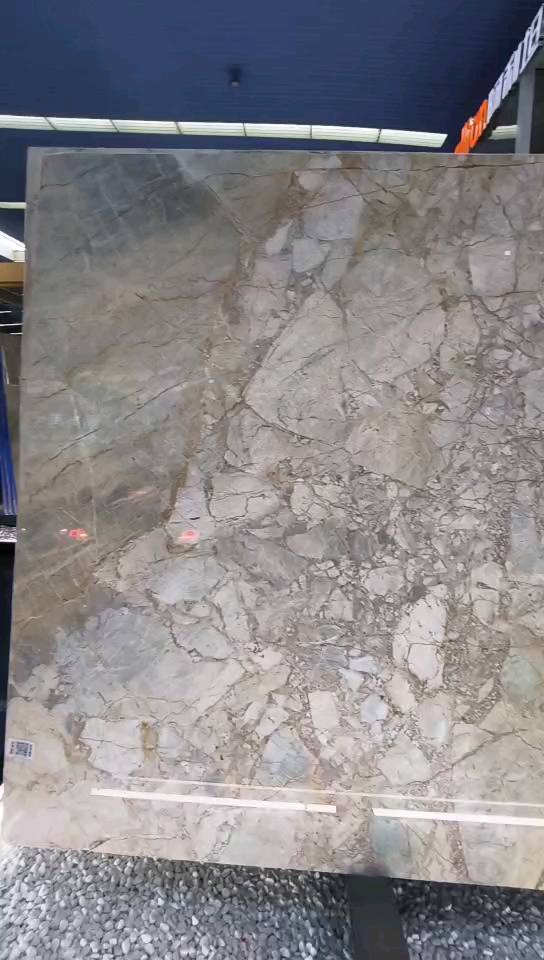 暖色石材就找阿利坦梦幻庄园宝格丽金