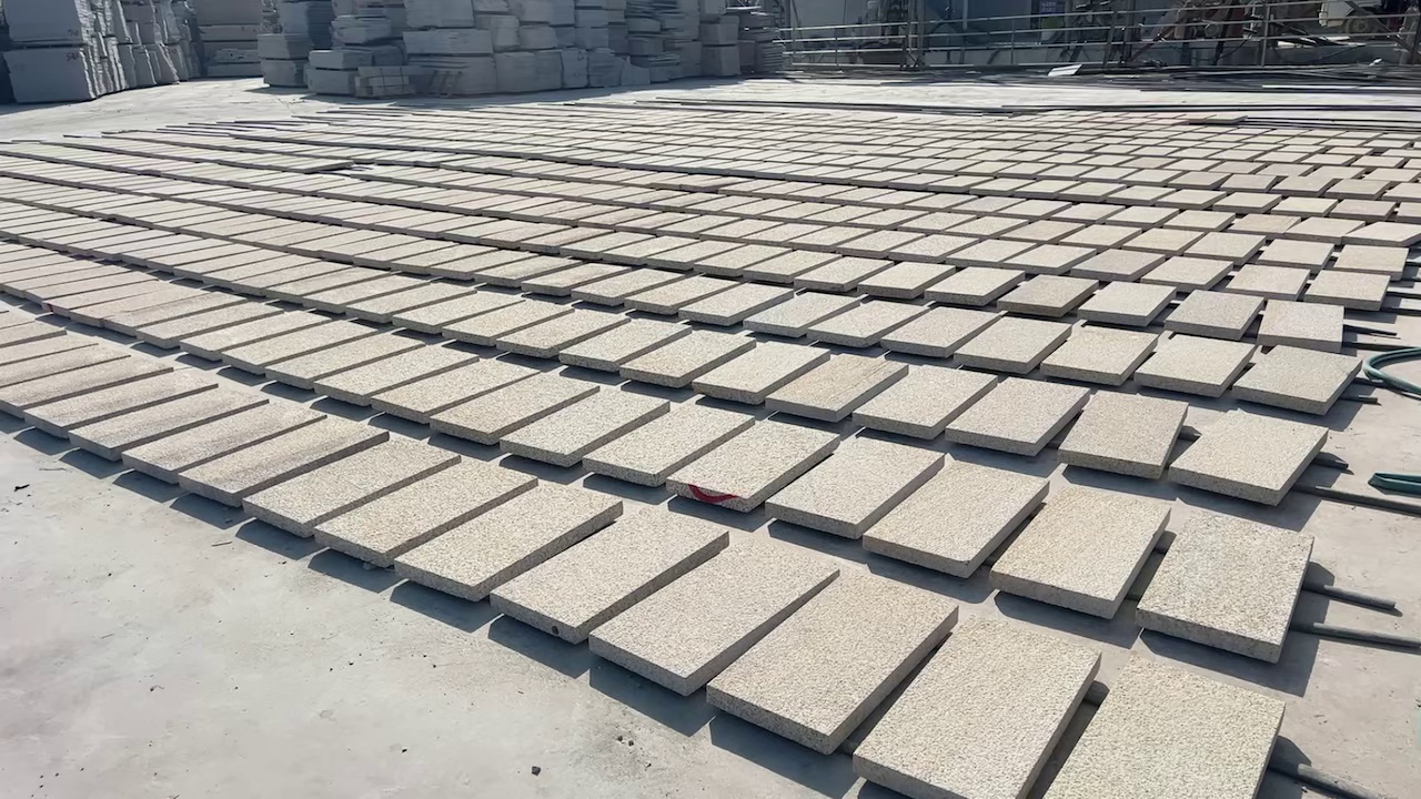 湖北黄金麻、湖北白麻、提锈板、芝麻灰、中国黑、工程板、园林地铺、路沿石，咨询热线