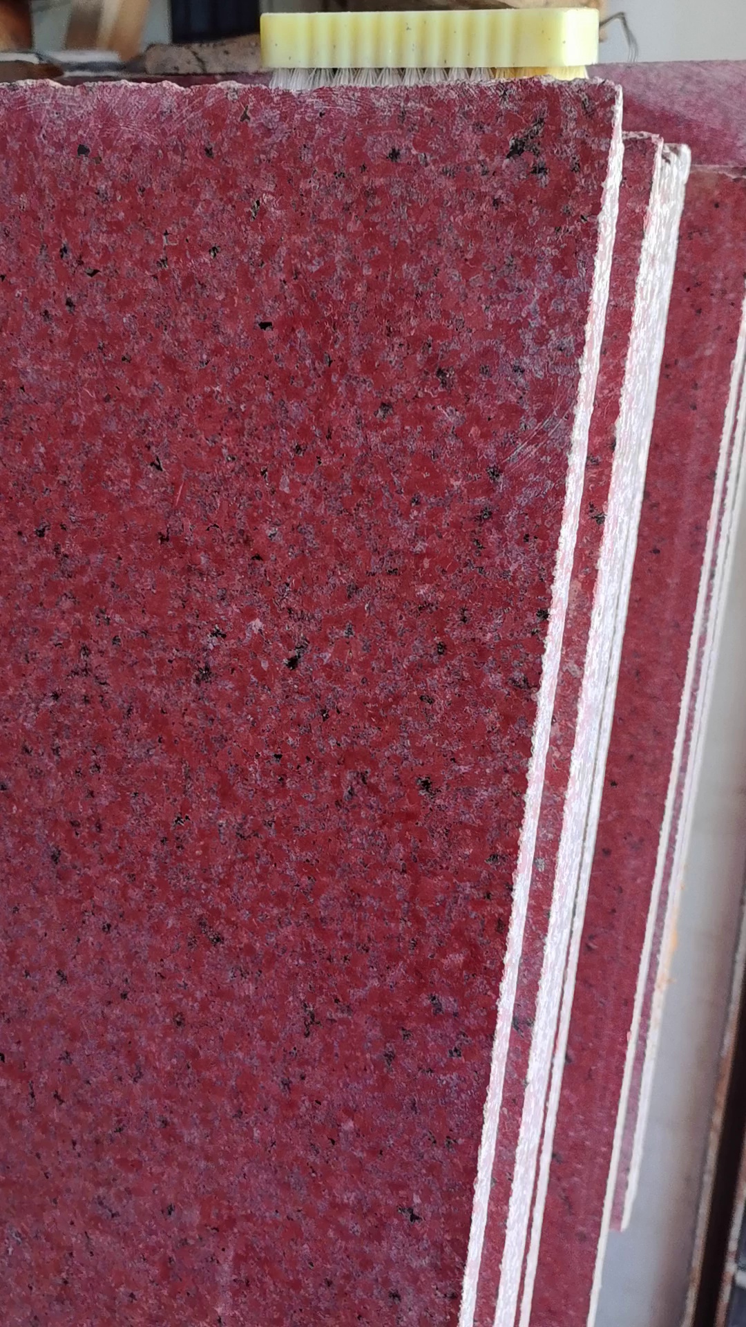 中国红，冰花蓝（兰），雅蒙黑，豹皮花，荥经红、红砂岩、黄砂岩、汉白玉、水晶白、东