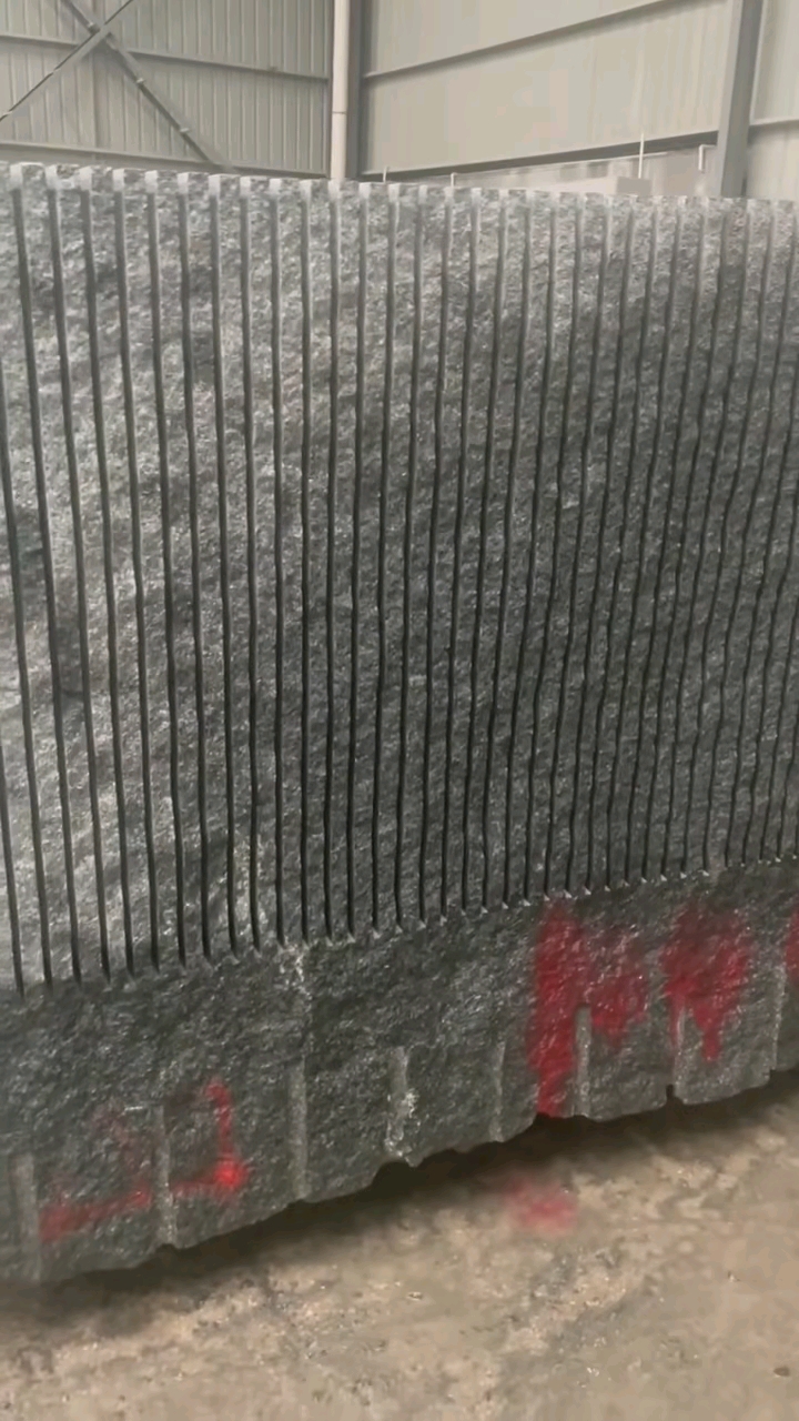 钟山县金鸿石业生产广西芝麻黑墓碑料园林工程板自有矿山量大从优