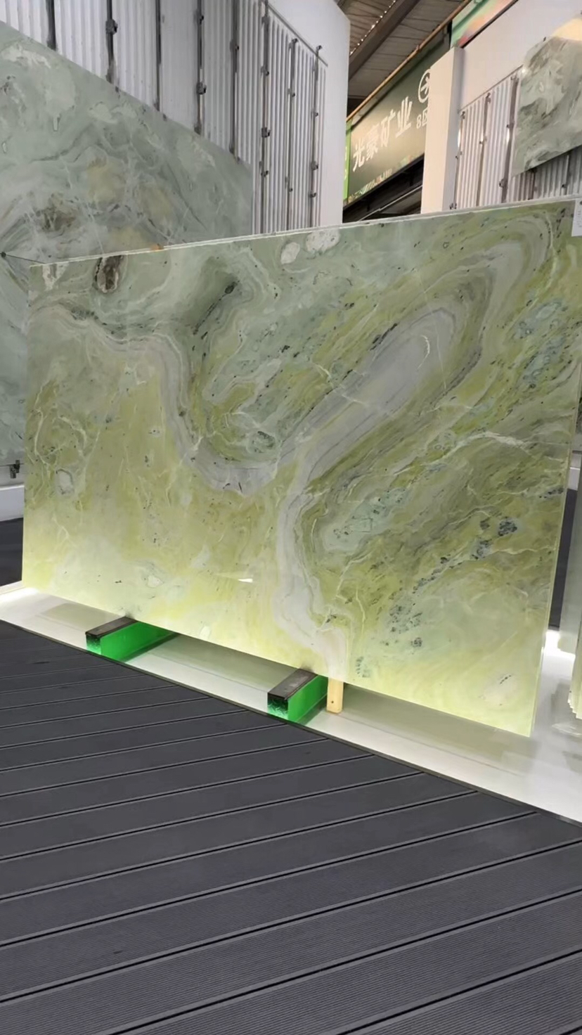 以石载道绿见非凡一眼万年绿动人心奢石不语自成境界