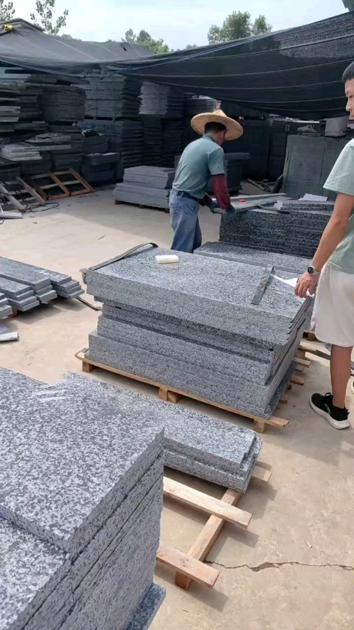 江西G654新654芝麻黑路沿石火烧板荔枝面工程板平面路