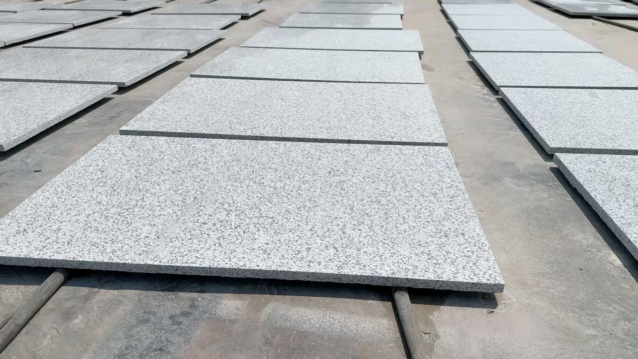 湖北黄金麻湖北白麻提锈板芝麻灰中国黑工程板园林地铺路沿石