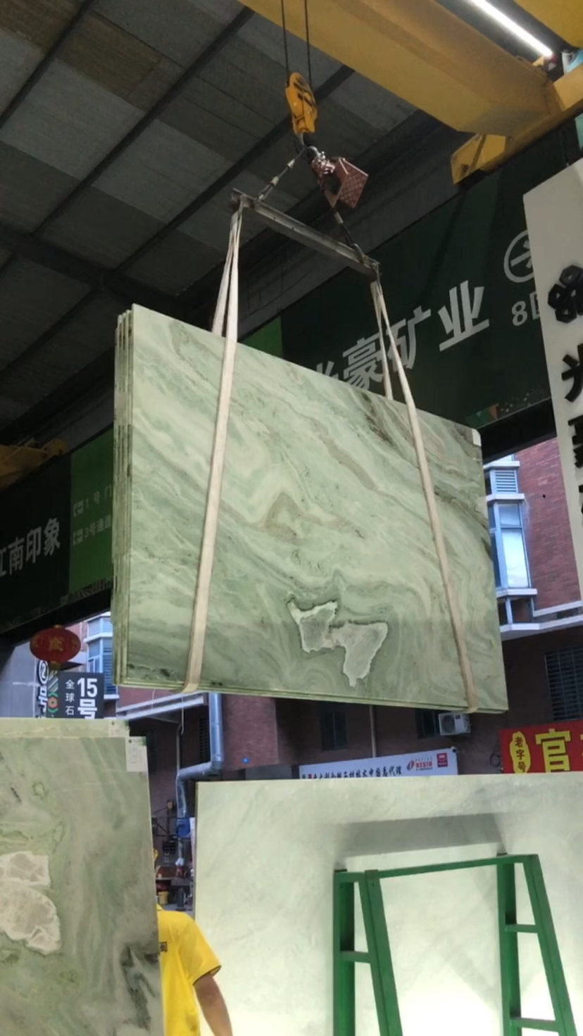 生而无畏赴未知之境青春无价去勇闯天涯闯出青春的一切可能