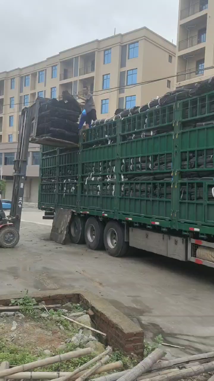 泡沫垫条装车