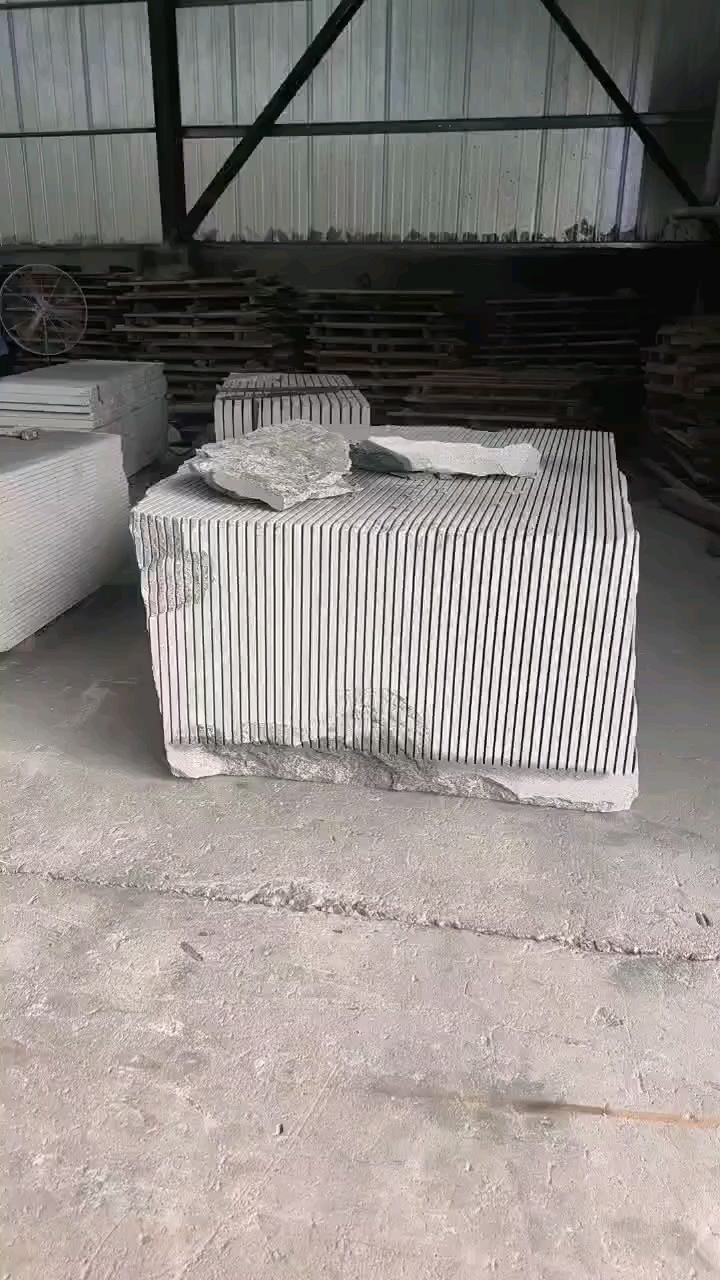 河南芝麻白河南芝麻灰光面火烧面喷砂面拉丝面盲道路岩石路沿石