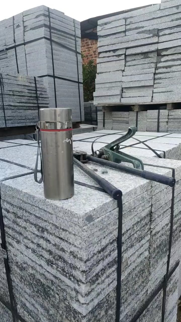 主营：廉江芝麻白，廉江芝麻灰，广东芝麻白，广东芝麻灰，异形雕刻，路沿石