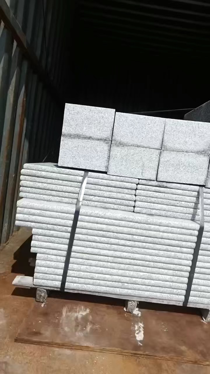 廉江芝麻白/廉江芝麻灰	廉江芝麻灰/海浪花/台山红/园林工程
路沿石/