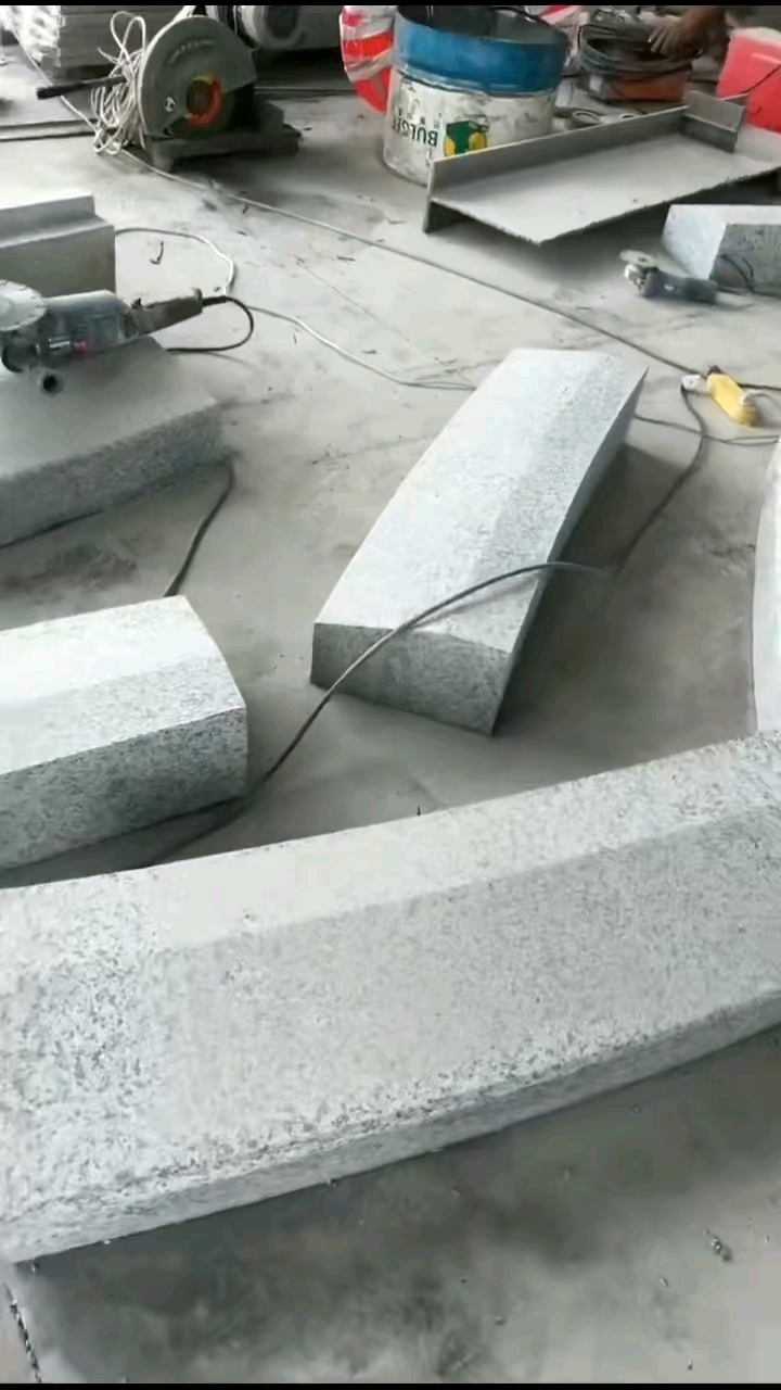 江西G654新654芝麻黑路沿石火烧板荔枝面工程板平面路