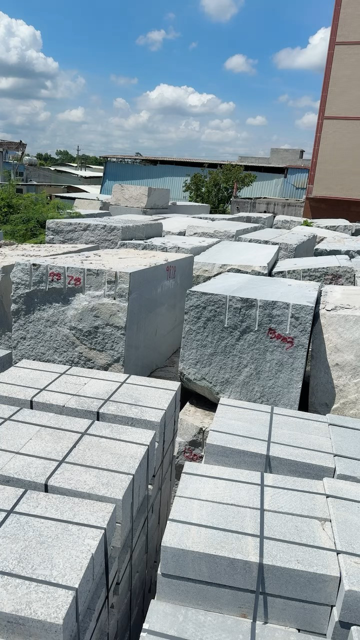 主营:廉江芝麻白，廉江芝麻灰，浪花白(海浪花)，栏杆、圆球、路沿石、浮