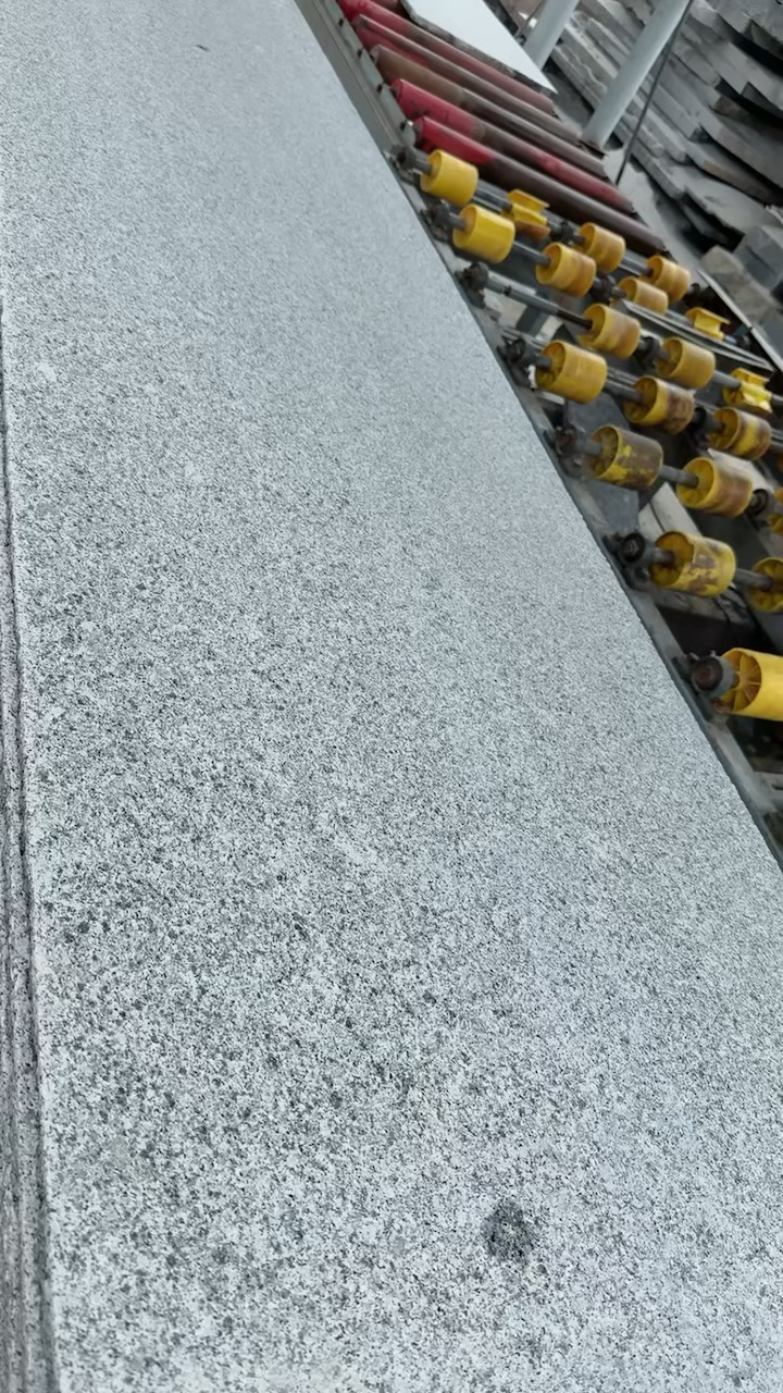 主营:廉江芝麻白，廉江芝麻灰，浪花白(海浪花)，栏杆、圆球、路沿石、浮