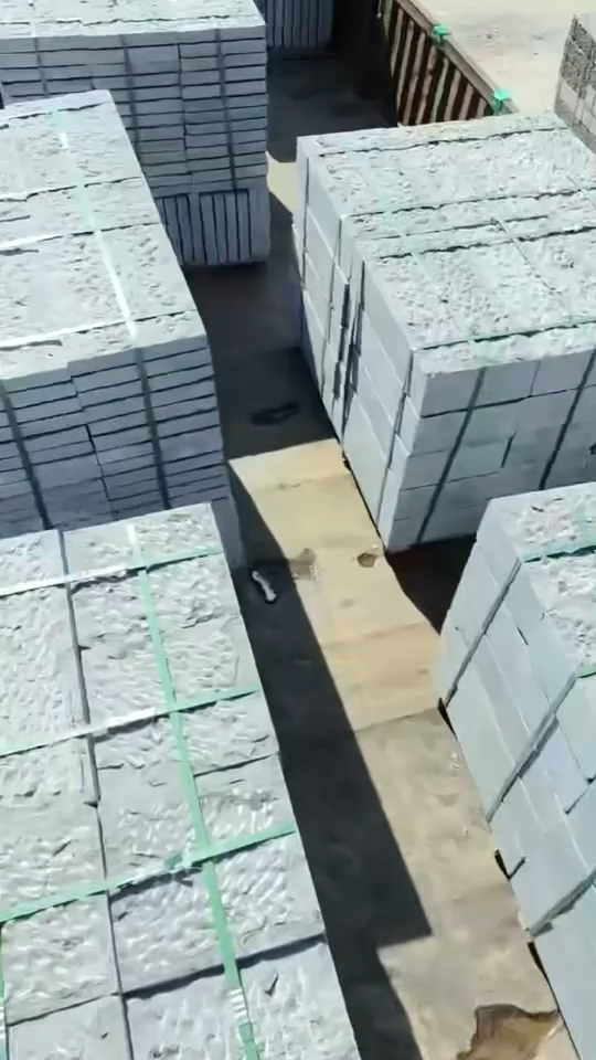 山东青石青石厂家地铺石錾道面景观设计