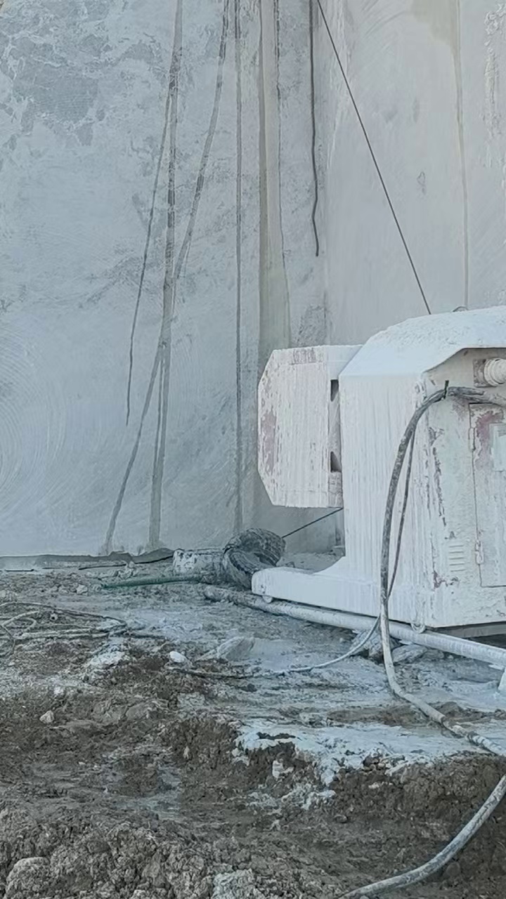 芬迪白毕加索矿山