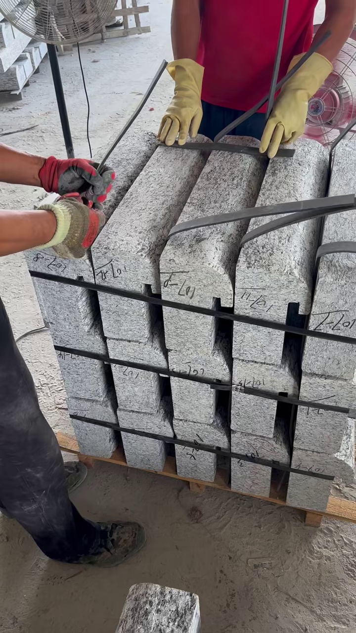 花岗岩浪花白弧形灯槽