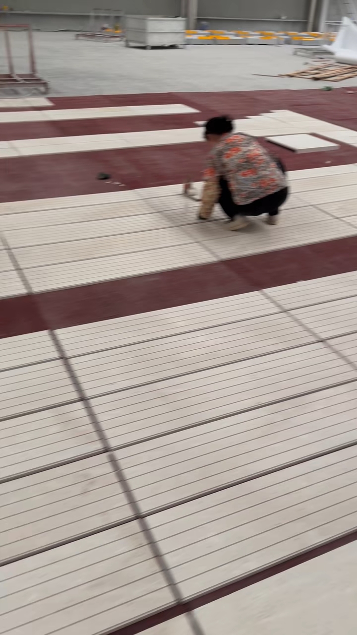 贝金米黄哑光面拉槽排版