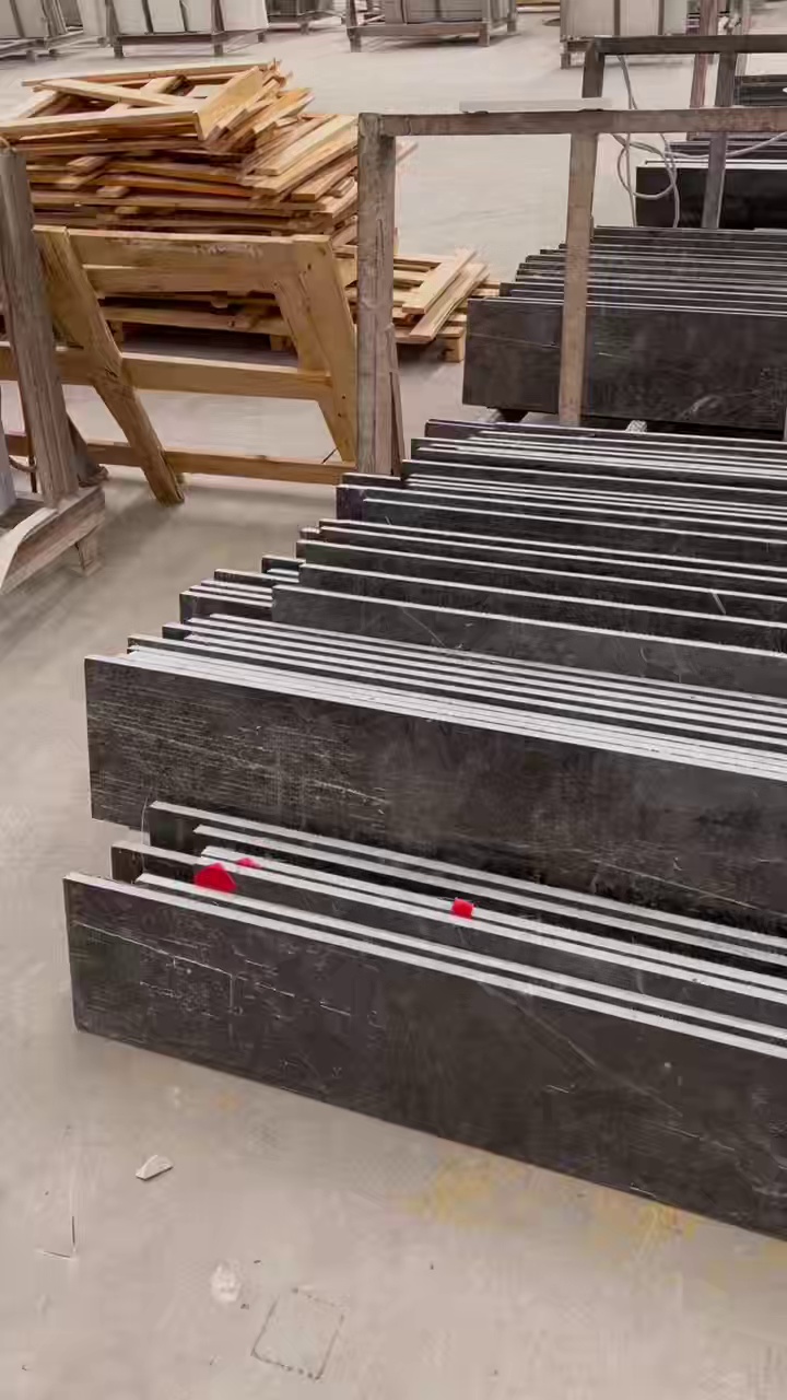 奥特曼星白星耀灰龙马矿