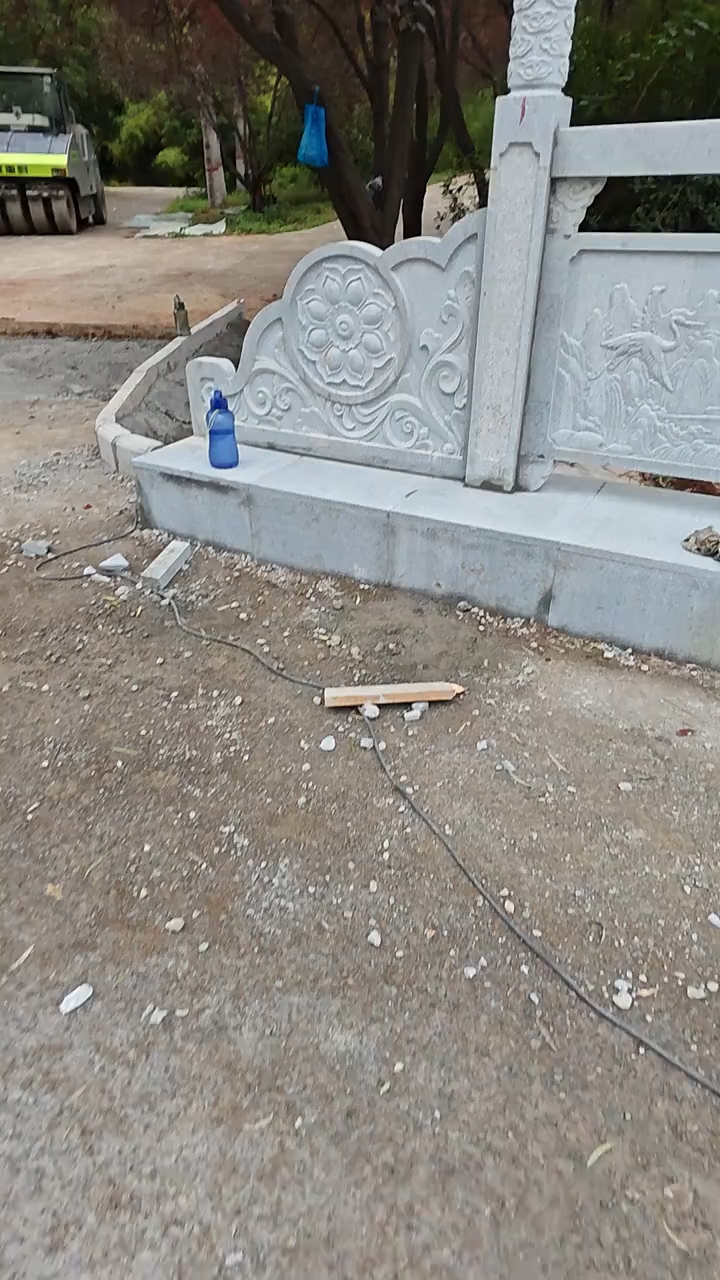 花岗岩桥梁护栏安装施工现场视频