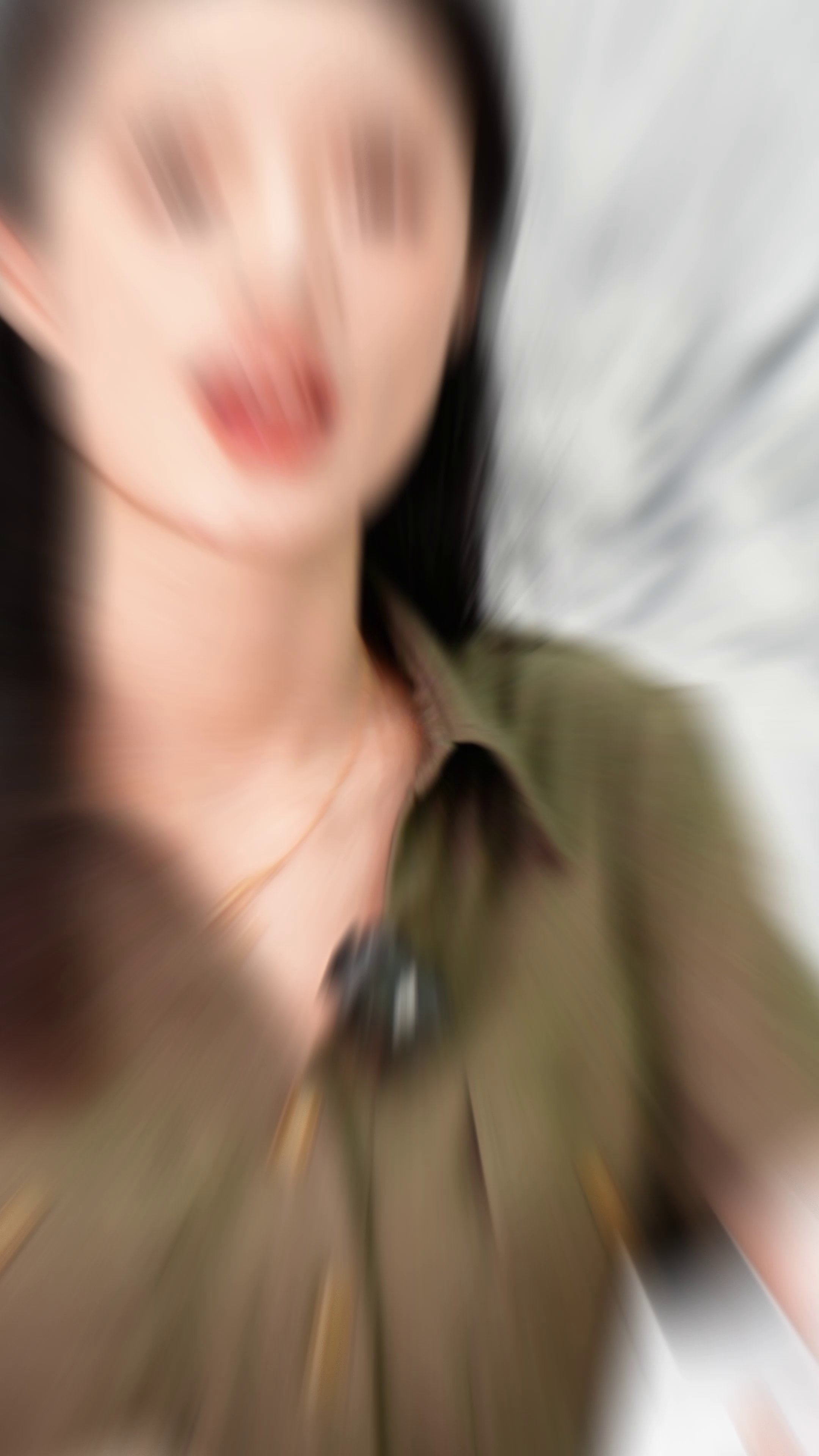 你知道我手中这块巴西鱼肚灰是怎么诞生的吗？港裕石材，咨询热线：136617857