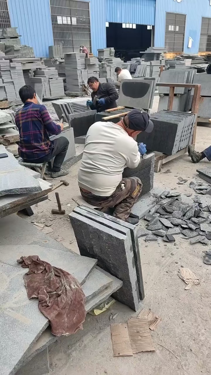 滨州青、北大青、山西黑，非洲黑自然石皮、黄金石皮、吧台自然面、自然面背景墙、墓碑