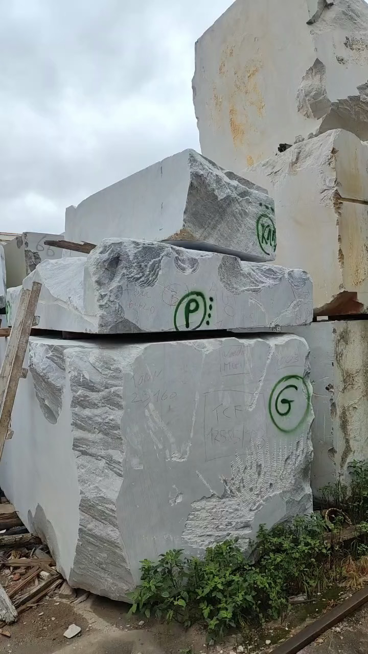 喜马拉雅灰专场，矿山直销，荒料堆场，专注意大利灰色、白色品种