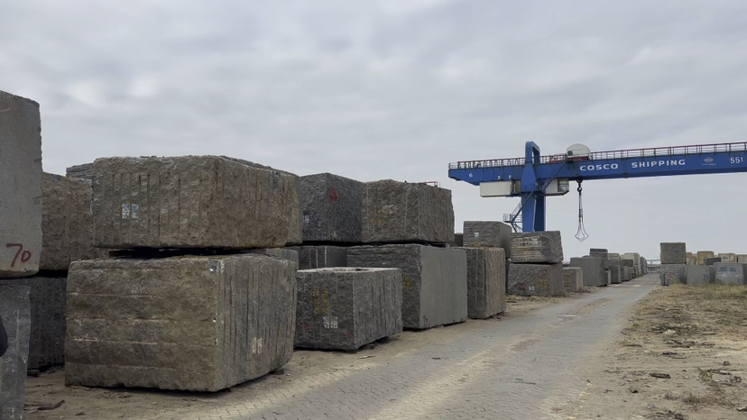 大量英国棕荒料、板材15860786717