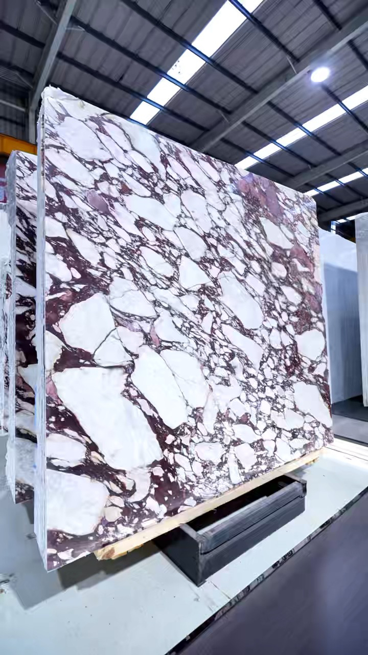 主营意大利白石宝格丽雪花白大花白细花白中花白卡拉拉白详情请联系