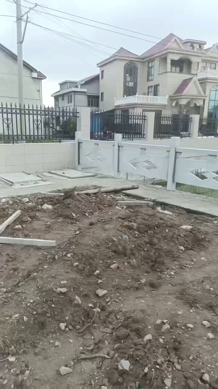 思友石雕工艺专业承接湖南688的异形加工水沟盖板树围墓碑路沿石柱